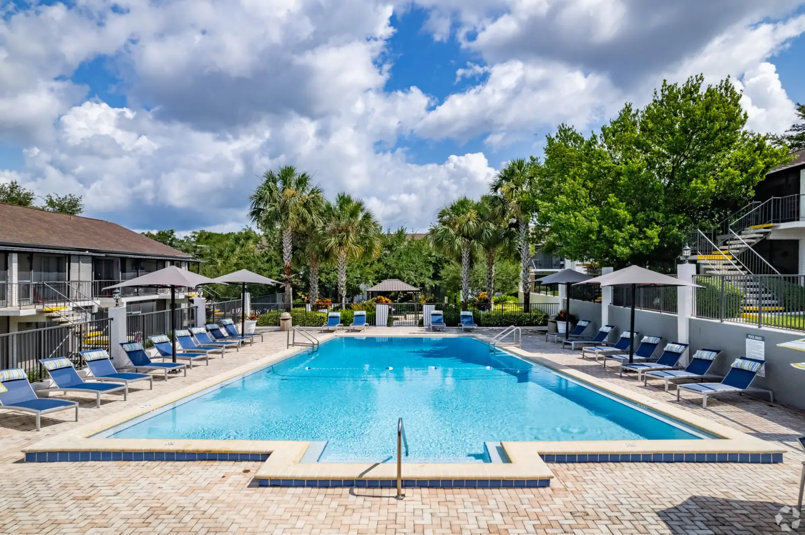 Swimming pool at The Essex - Altamonte Springs apartments